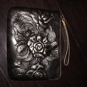 Patricia Nash wristlet